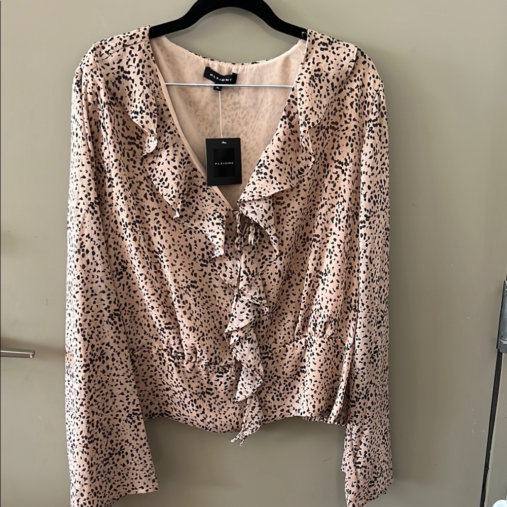 NWT Pelione Women’s Ruffle Long Sleeve Printed XL Top
